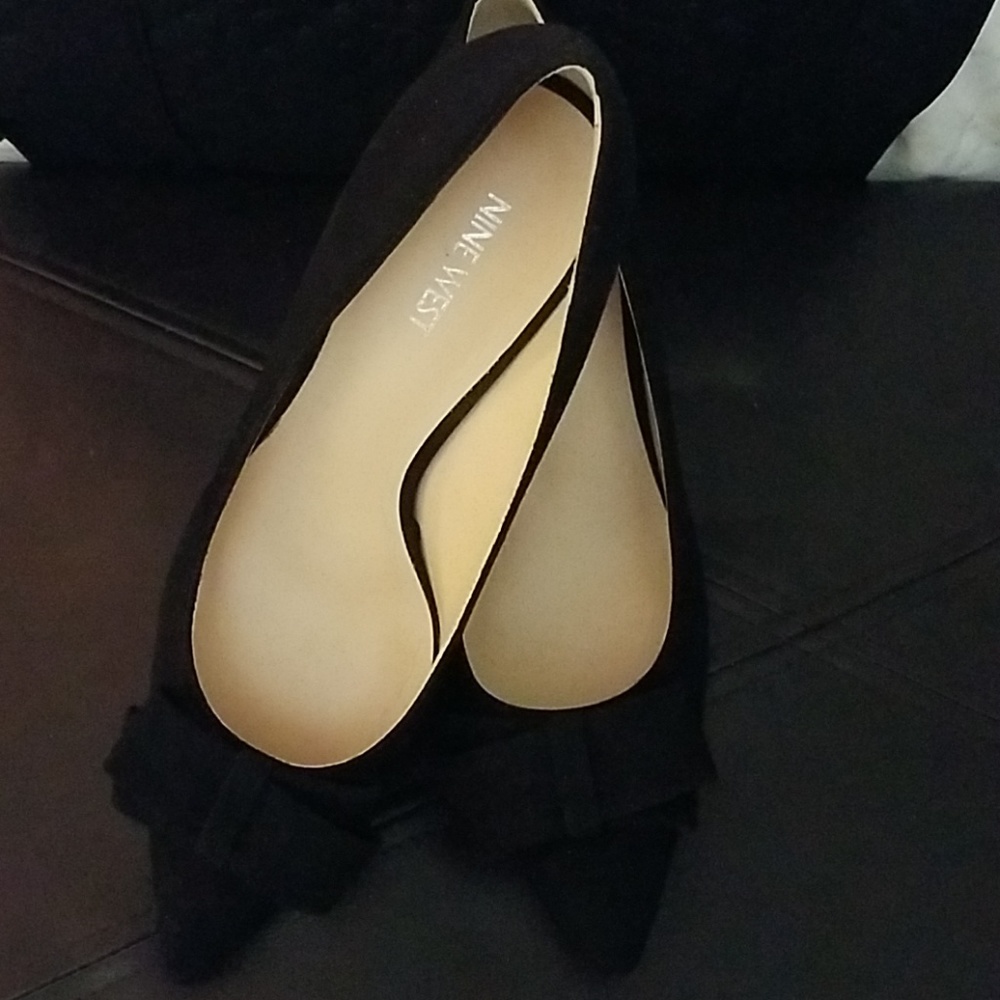 Nine West Black Suede Pumps 91/2M - Picture 1 of 8